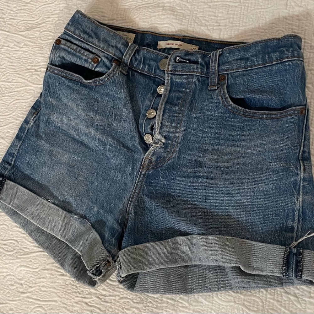 Denim Blue Levi’s Wedgie Short